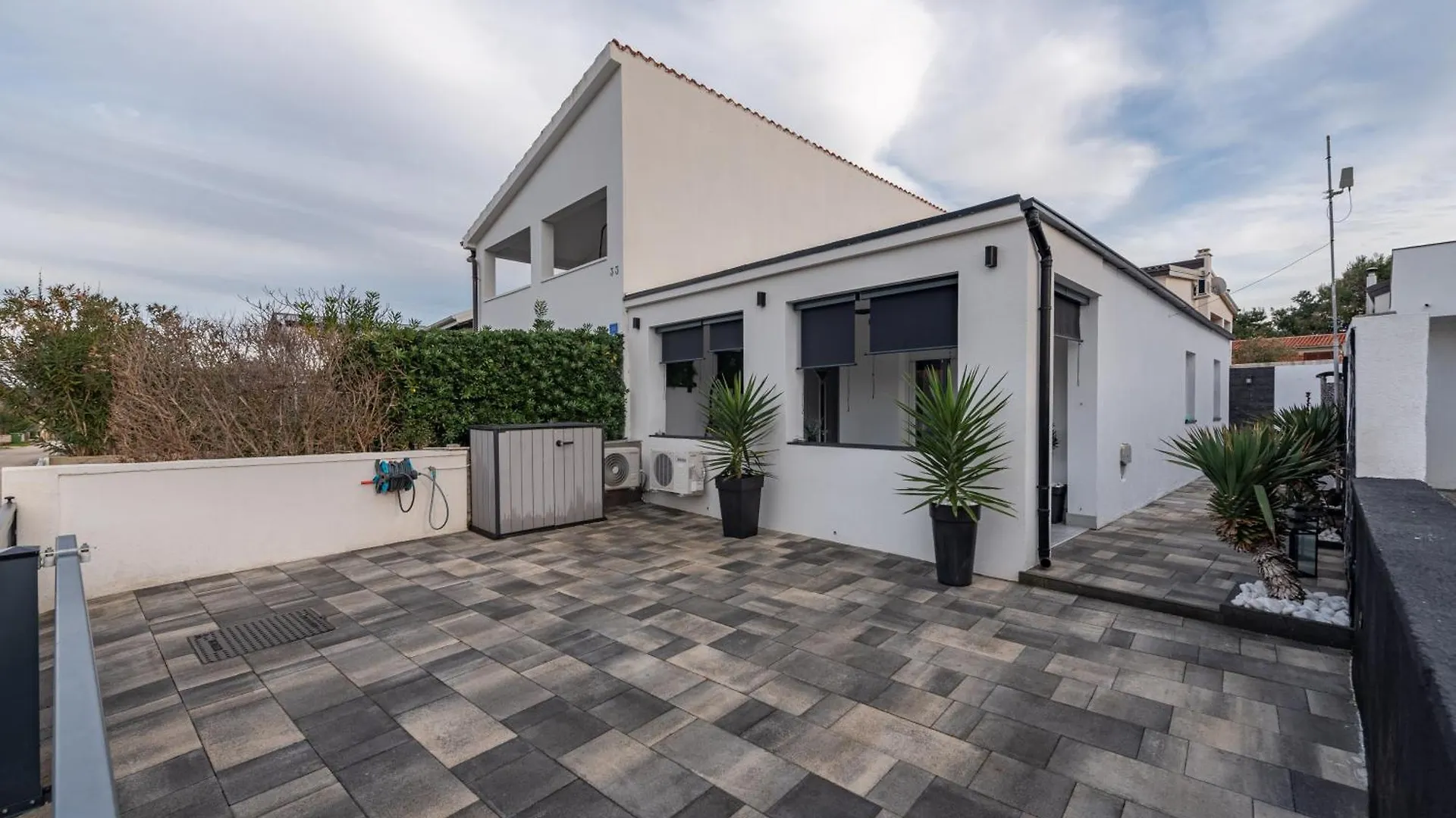 Tiny Pool House Villa Vir Holiday home